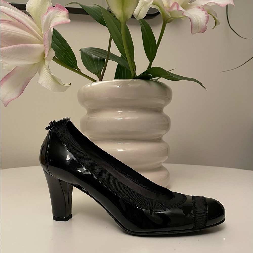 New Stuart Weitzman Patent Leather Pump